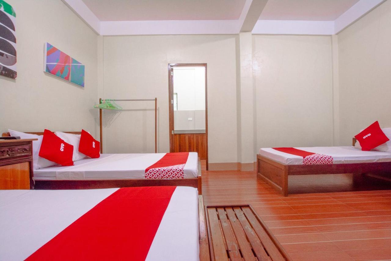 Roccksar Pension Puerto Princesa Buitenkant foto