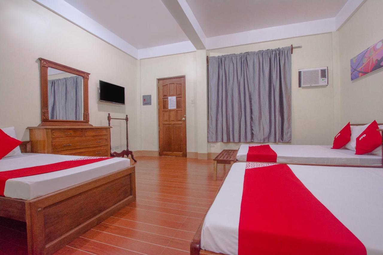 Roccksar Pension Puerto Princesa Buitenkant foto