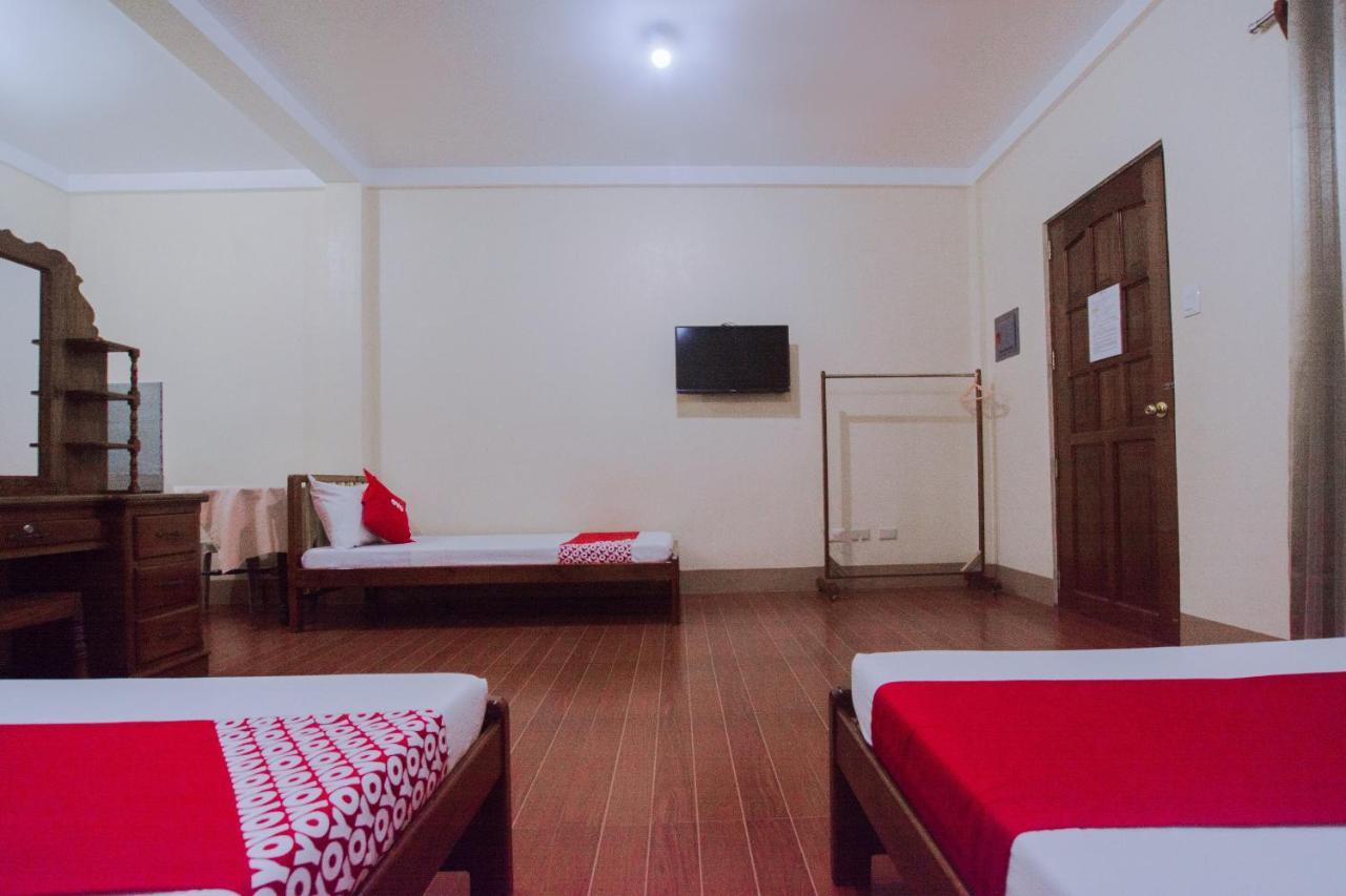 Roccksar Pension Puerto Princesa Buitenkant foto