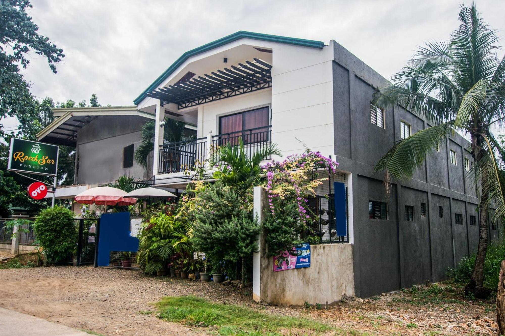 Roccksar Pension Puerto Princesa Buitenkant foto